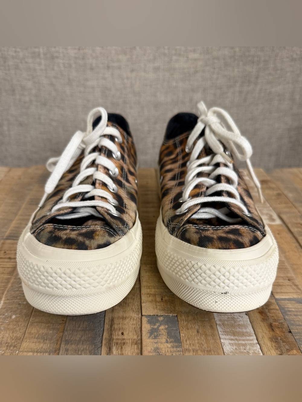 Converse Womens Leopard-Print Platform Low-Top Sneakers in Brown and Black - Picture 4 of 9